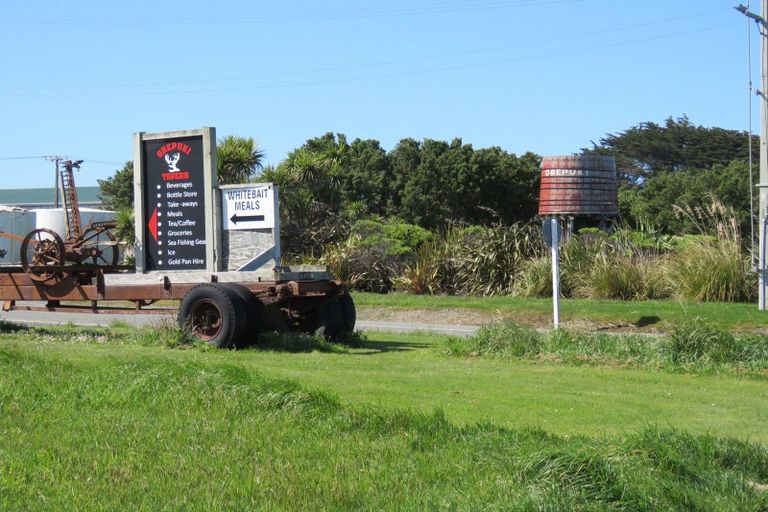 Photo of property in 1 Tuatapere Orepuki Highway, Orepuki, Riverton, 9881