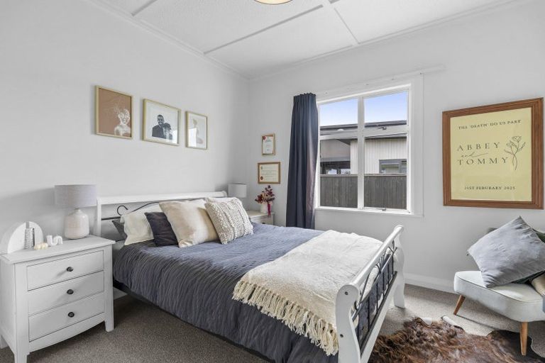 Photo of property in 1 Rainsford Street, Moturoa, New Plymouth, 4310