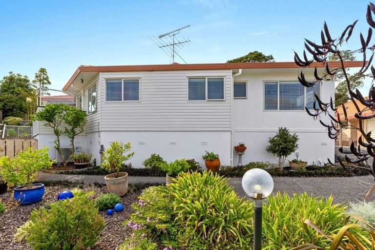 Photo of property in 12 Palmgreen Court, Stanmore Bay, Whangaparaoa, 0932