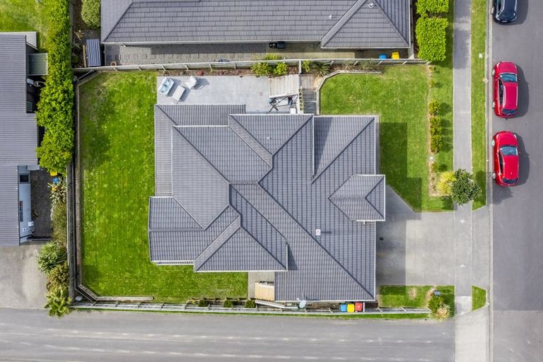 Photo of property in 105 Endeavour Drive, Whitby, Porirua, 5024