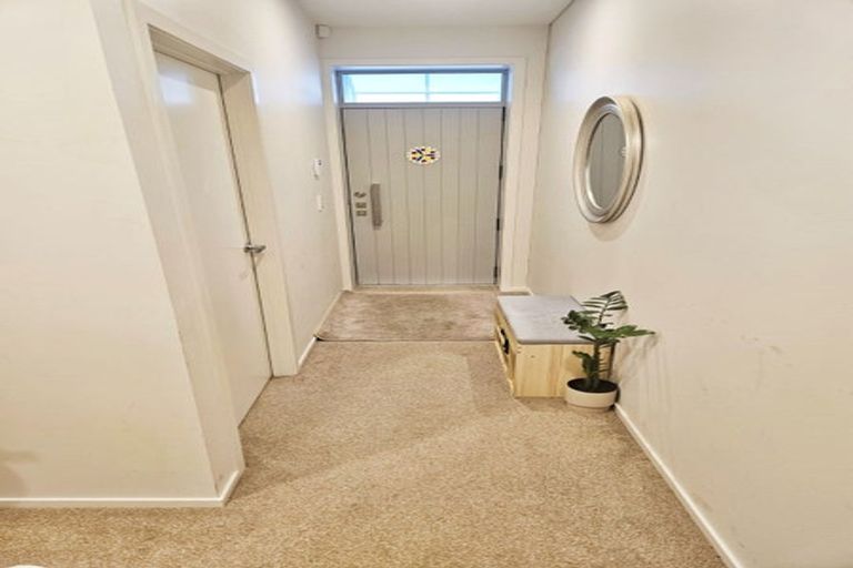 Photo of property in 4 Ceramic Lane, New Lynn, Auckland, 0600