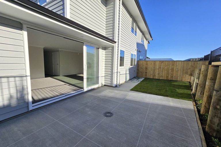 Photo of property in 6a Te Arapito Close, Aotea, Porirua, 5024