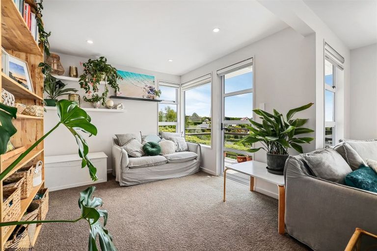 Photo of property in 1/5a Madeley Road, Mount Pleasant, Christchurch, 8081