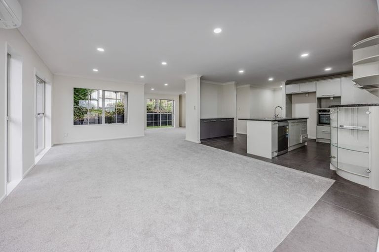 Photo of property in 10 Savina Court, Flat Bush, Auckland, 2019