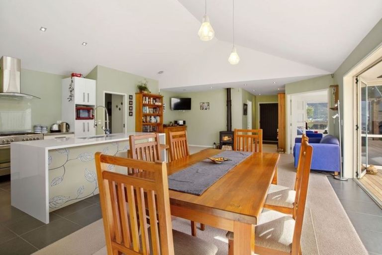 Photo of property in 197 Woodman Drive, Tawa, Wellington, 5028