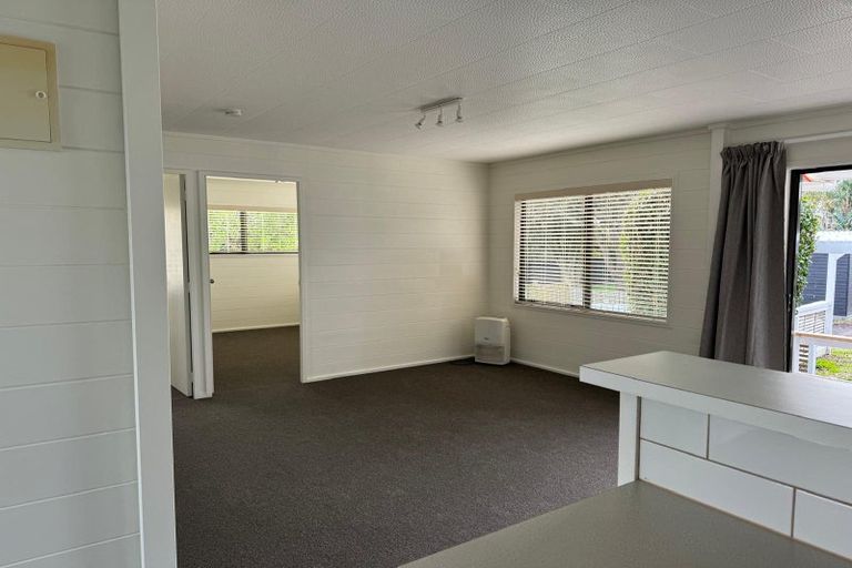 Photo of property in 17a Leaming Place, Clarks Beach, 2122