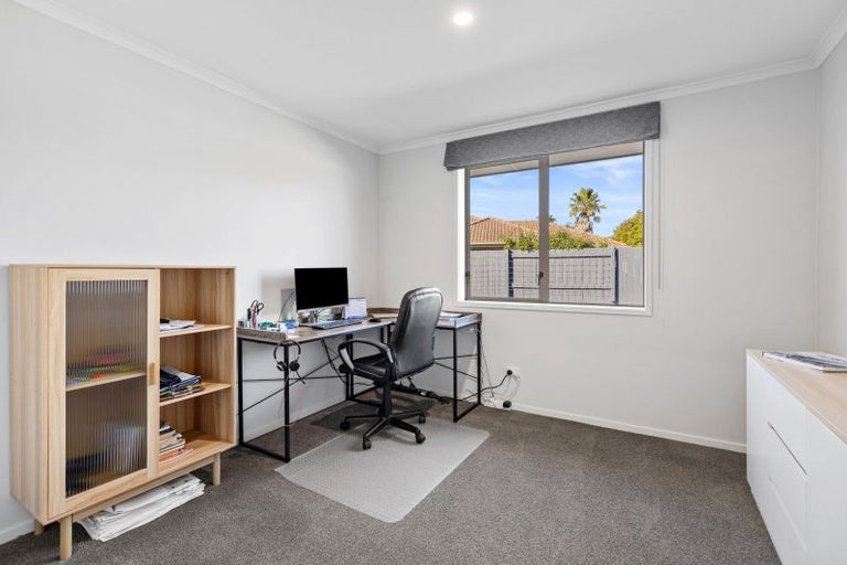 Photo of property in 1 Roxbury Place, Papamoa Beach, Papamoa, 3118