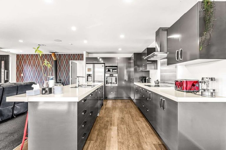 Photo of property in 8 Stonebridge Lane, Oxford, 7430