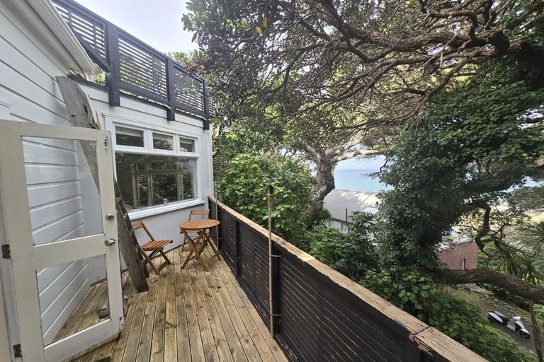 Photo of property in 4 Rangiora Avenue, Kaiwharawhara, Wellington, 6035