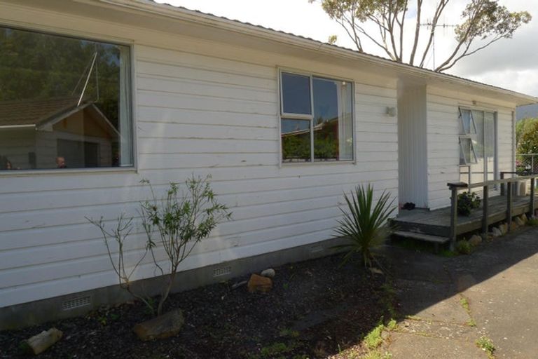 Photo of property in 43 Arawhata Road, Paraparaumu, 5032