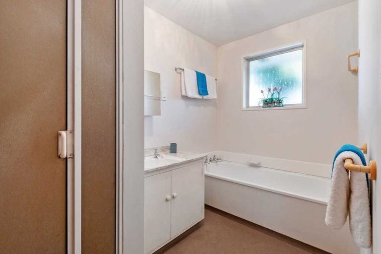 Photo of property in 2/132 Hay Street, Bromley, Christchurch, 8062