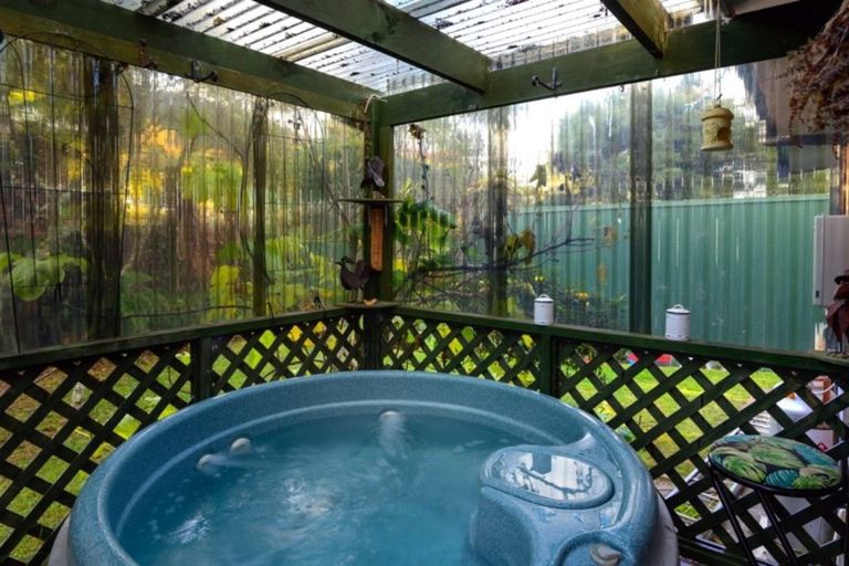 Photo of property in 46 Mountain Road, Western Heights, Rotorua, 3015