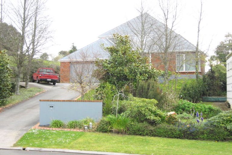 Photo of property in 5 Flight Place, Lower Vogeltown, New Plymouth, 4310