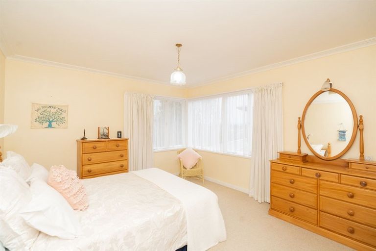 Photo of property in 135 Lake Crescent, Hamilton Lake, Hamilton, 3204