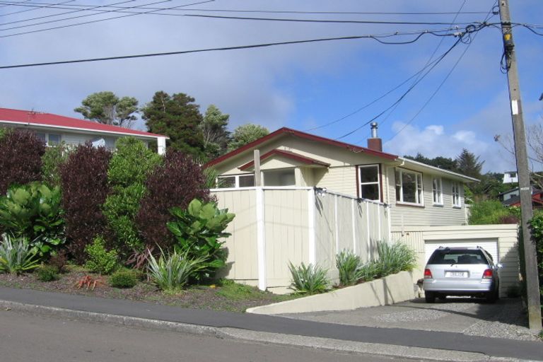 Photo of property in 3 Lynda Avenue, Paparangi, Wellington, 6037
