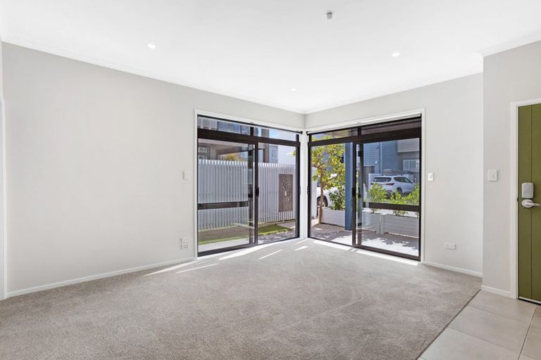 Photo of property in 22 Mollusc Road, Hobsonville, Auckland, 0616