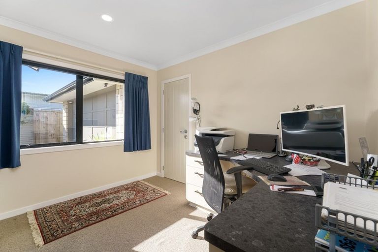 Photo of property in 25 Pateke Way, Paraparaumu Beach, Paraparaumu, 5032