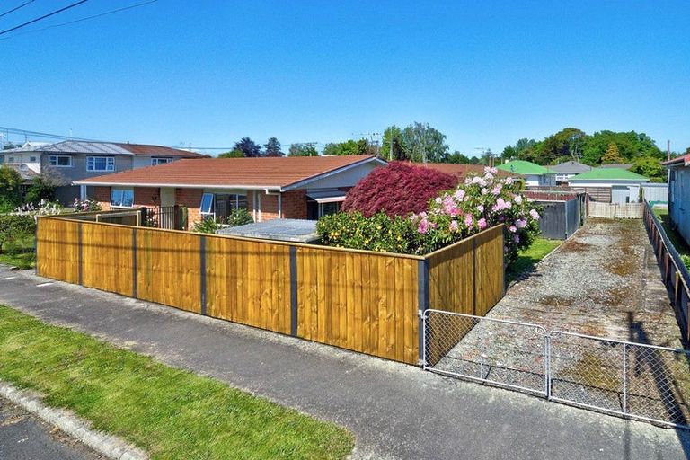 Photo of property in 9 Cambridge Terrace, Masterton, 5810