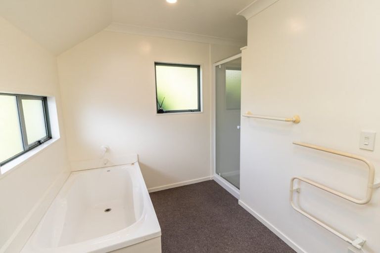 Photo of property in 43 Amesbury Drive, Churton Park, Wellington, 6037