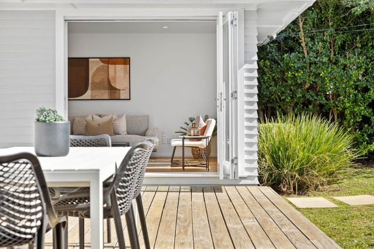 Photo of property in 34c Toru Street, Te Atatu Peninsula, Auckland, 0610