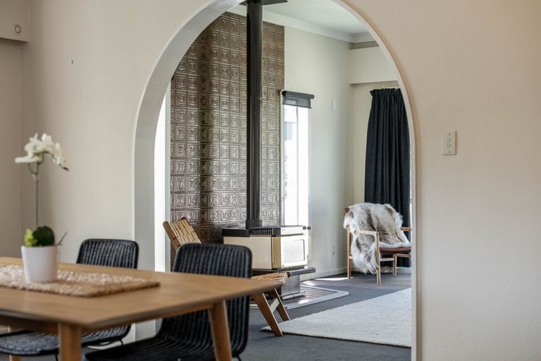 Photo of property in 10 Black Rock Road, Newlands, Wellington, 6037