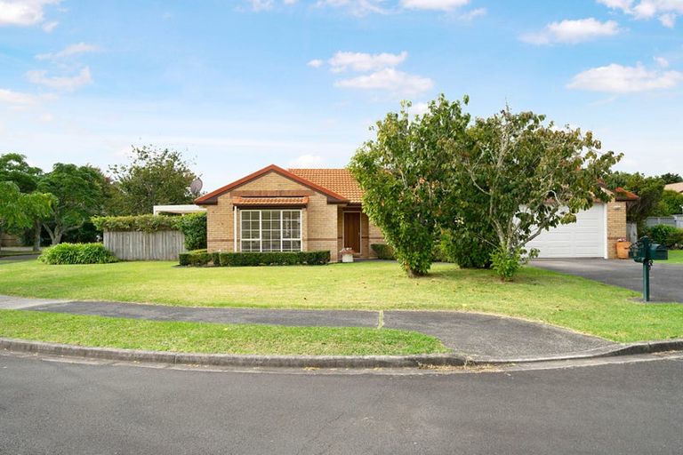 Photo of property in 6 Graven Court, Henderson, Auckland, 0612