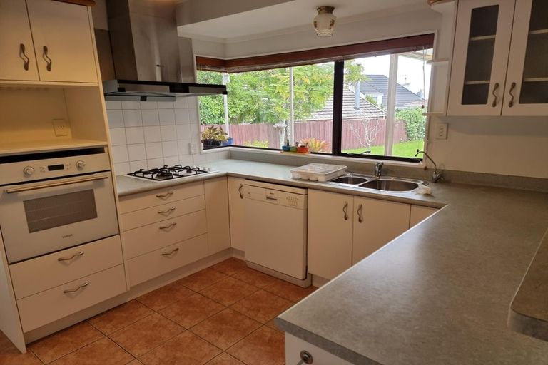 Photo of property in 57 Dalwhinnie Parade, Highland Park, Auckland, 2010