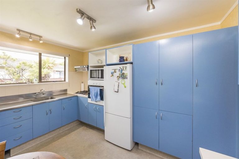 Photo of property in 2b Droylsden Place, Palmerston North, 4410