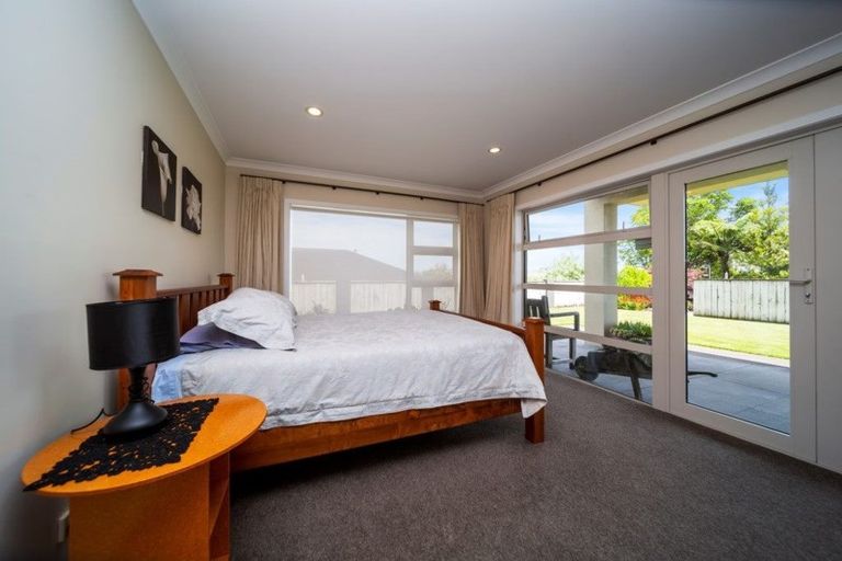 Photo of property in 9 Manukaka Heights, Hurdon, New Plymouth, 4310