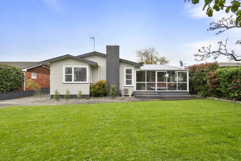 Photo of property in 6 Ruha Street, West End, Palmerston North, 4412