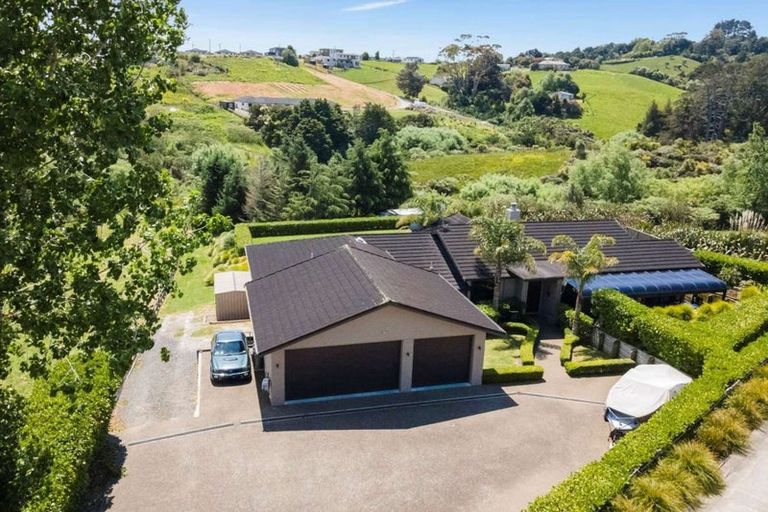 Photo of property in 14 Regis Lane, Flat Bush, Auckland, 2019
