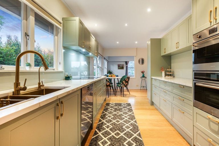 Photo of property in 10 Seine Road, Forrest Hill, Auckland, 0620