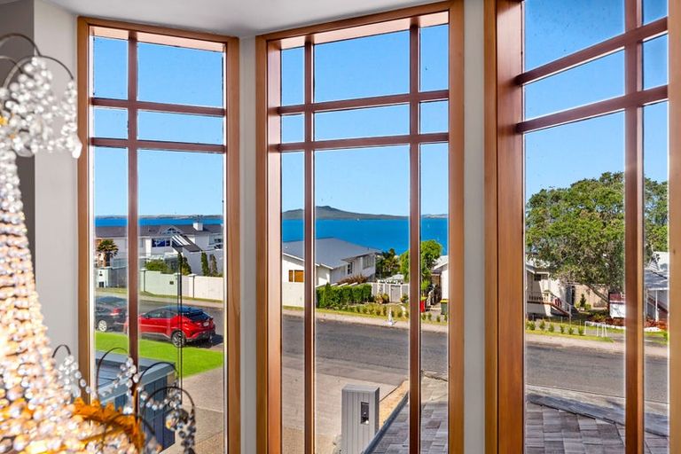 Photo of property in 11 Katui Street, Castor Bay, Auckland, 0620