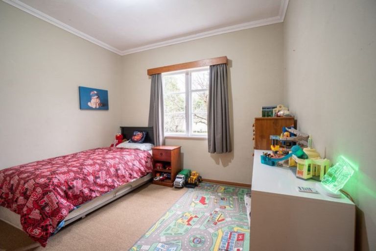 Photo of property in 68 Pahiatua Street, Hokowhitu, Palmerston North, 4410