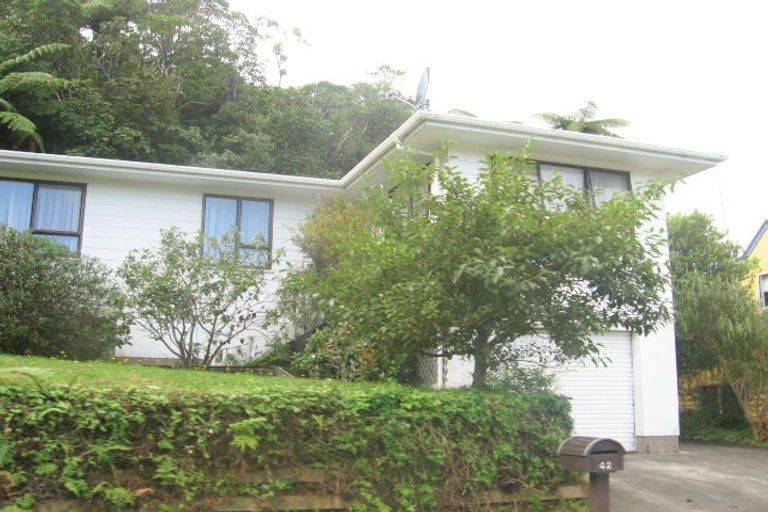 Photo of property in 42 Viewmont Drive, Harbour View, Lower Hutt, 5010