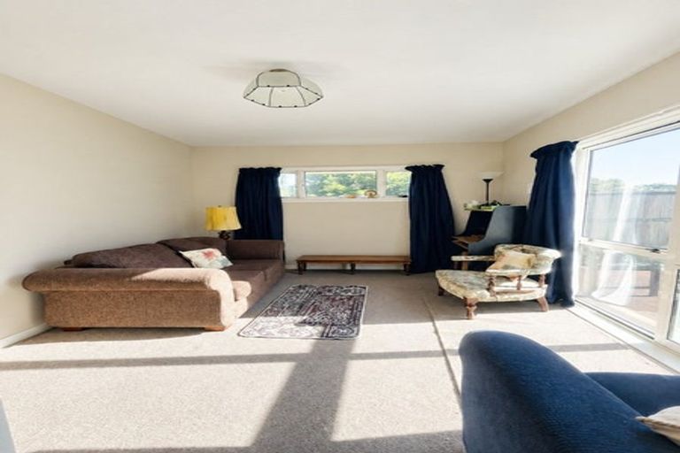 Photo of property in 1/11 Hollyford Avenue, Bryndwr, Christchurch, 8053