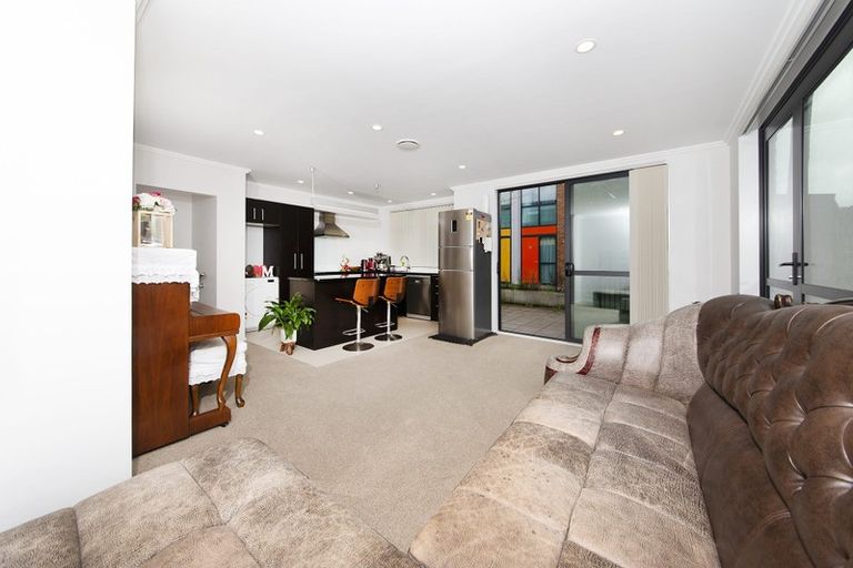 Photo of property in 9/182 Flat Bush School Road, Flat Bush, Auckland, 2019
