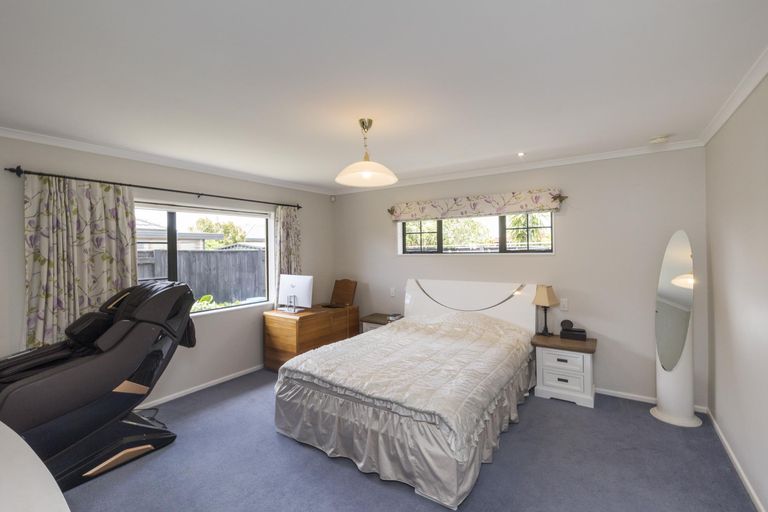 Photo of property in 145 Schnell Drive, Kelvin Grove, Palmerston North, 4414