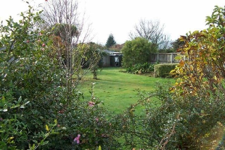 Photo of property in 56 Hoani Street, Northcote, Christchurch, 8052