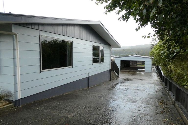 Photo of property in 69 Omapere Street, Dobson, Greymouth, 7805