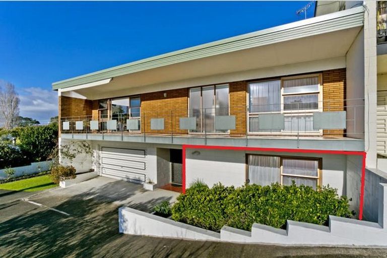 Photo of property in 1/108 Ocean View Road, Northcote, Auckland, 0627