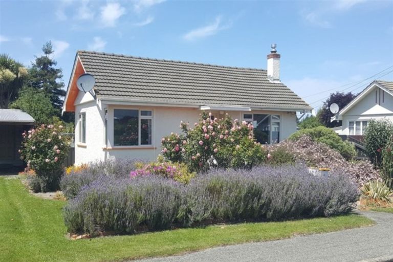 Photo of property in 9 Moorhouse Street, Waimate, 7924