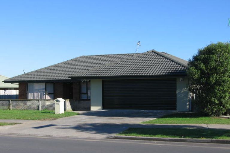 Photo of property in 27 Robin Brooke Drive, Flat Bush, Auckland, 2019