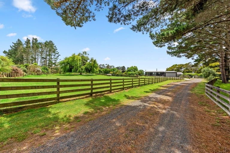 Photo of property in 842a South Head Road, South Head, Helensville, 0874