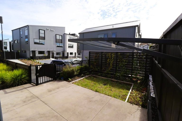 Photo of property in 9 Rangitamiro Place, Hobsonville, Auckland, 0616