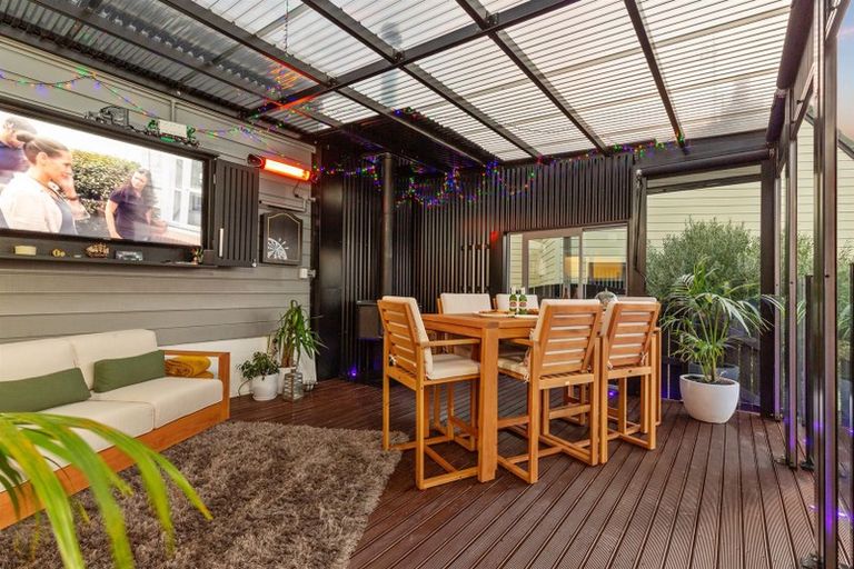 Photo of property in 19 Mercury Way, Whitby, Porirua, 5024