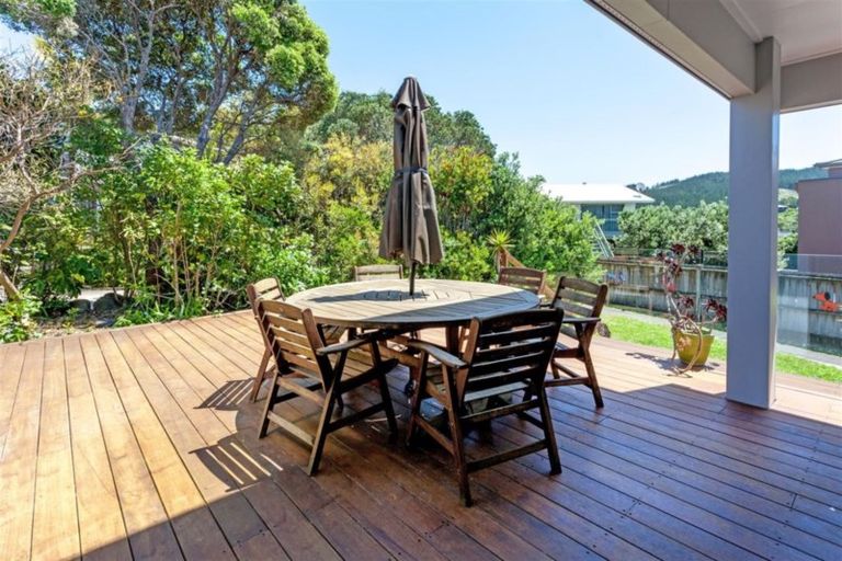 Photo of property in 115 Oratia Place, Onemana, Whangamata, 3691