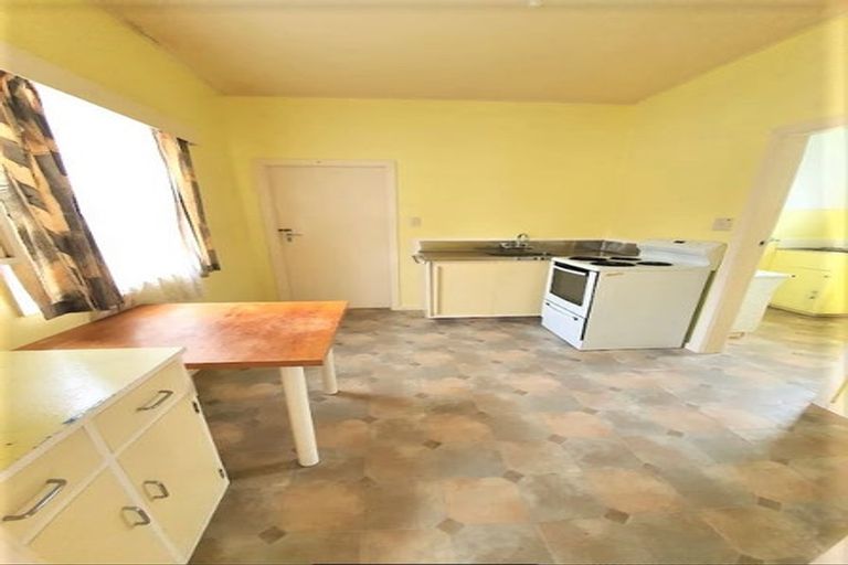 Photo of property in 8 Phillip Street, Johnsonville, Wellington, 6037