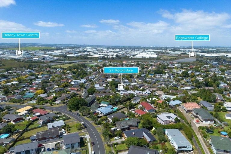 Photo of property in 27 Rotoiti Avenue, Pakuranga Heights, Auckland, 2010