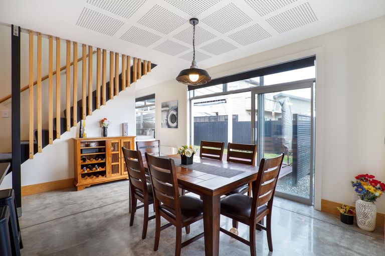 Photo of property in 123 Heretaunga Street, Palmerston North, 4414